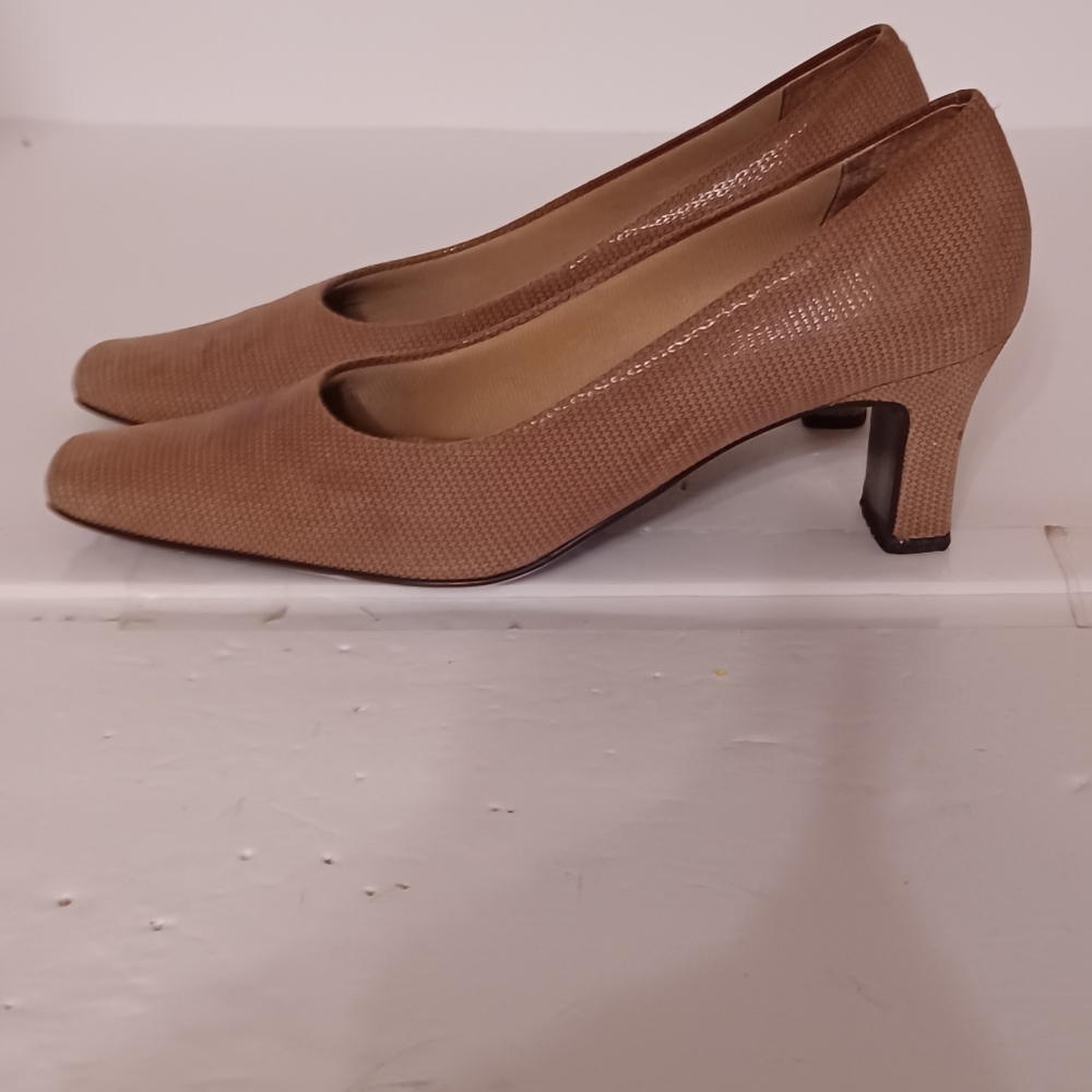 NWOT NORDSTROM Brown Heels Leather Size 11.5S